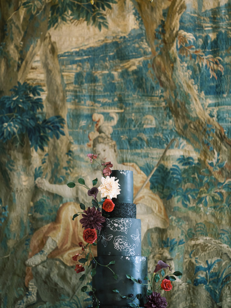 Luxury Wedding Cake, Château Villette, Black Cake, Bouchra Sugar Designer
