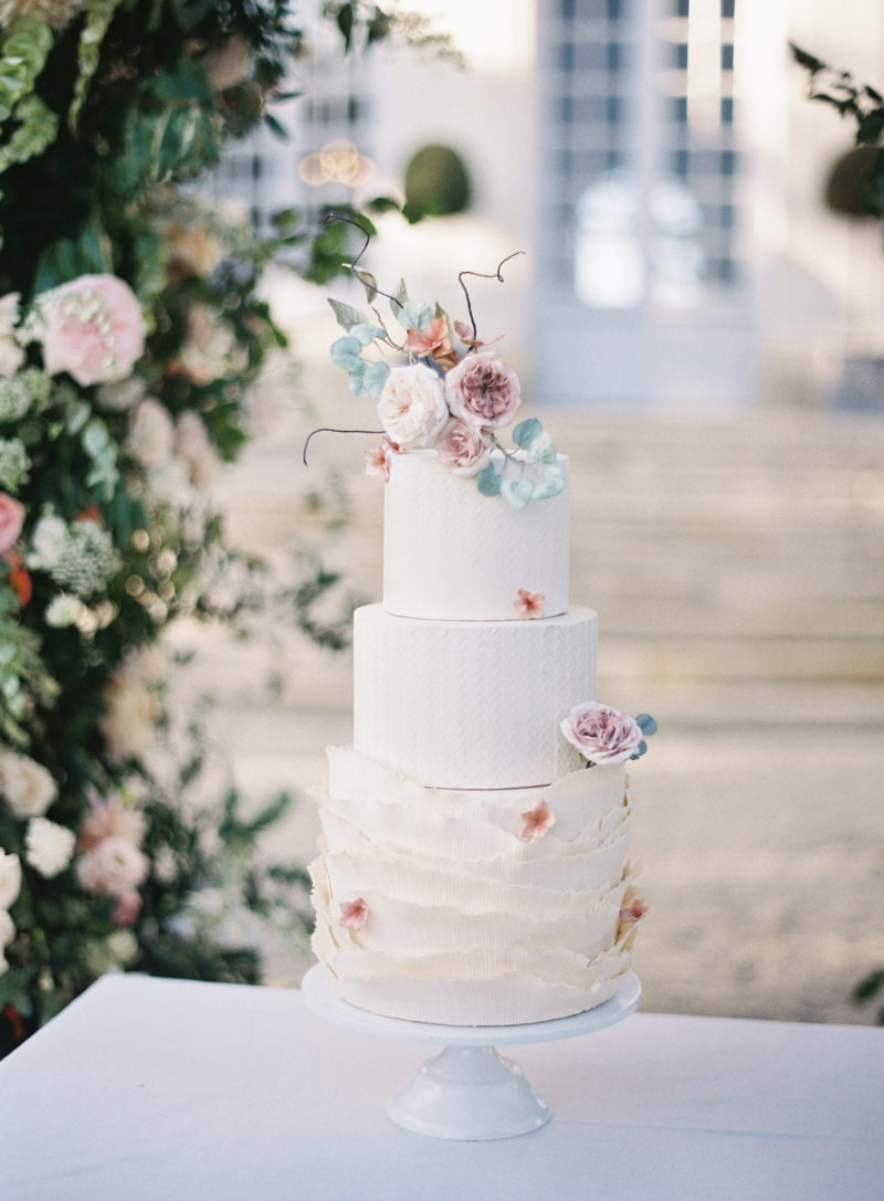 Luxury Wedding Cake in Loire Valley, Bouchra Sugar Designer