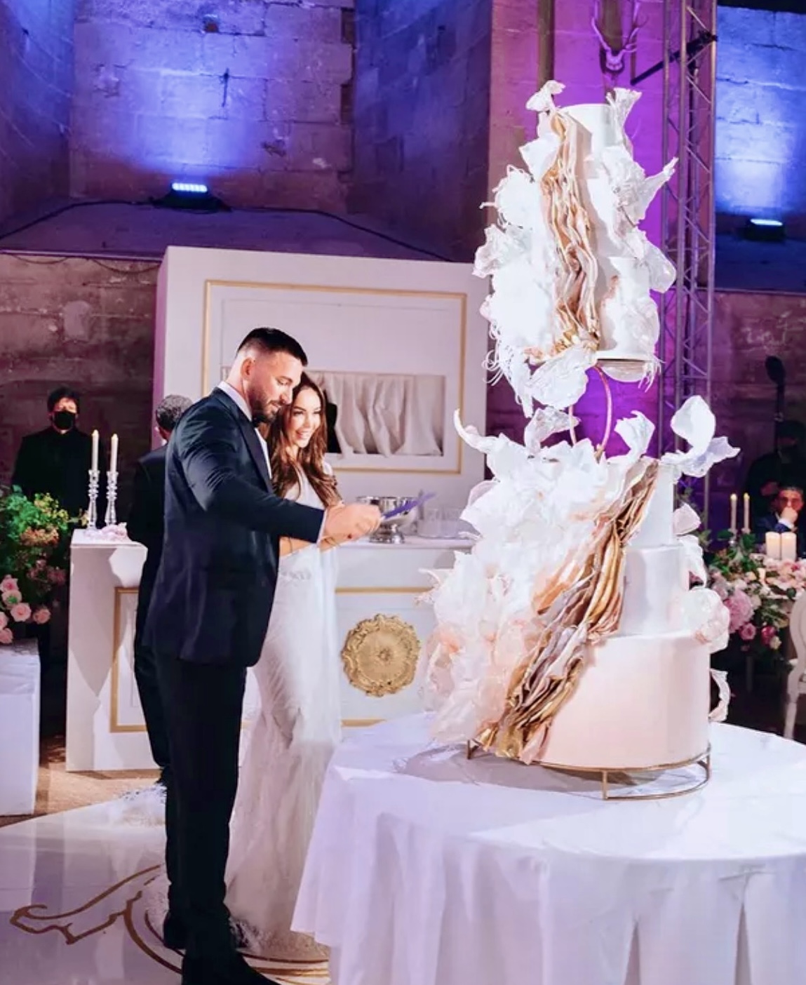 Wedding cake de Nabilla & Thomas Vergara, Amazon Prime, Bouchra Sugar Designer, Luxury cake, Haute Pâtisserie