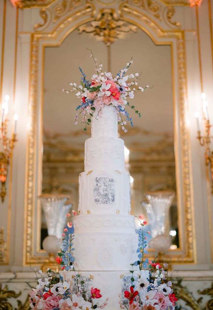 Luxury wedding cake, Couture cake, Shangri La, Bouchra Sugar Designer